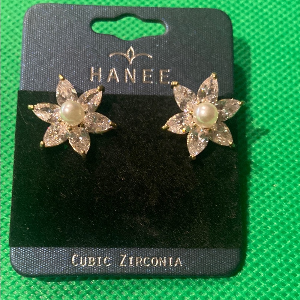 Hanee Cubic Zirconia Flower Earrings